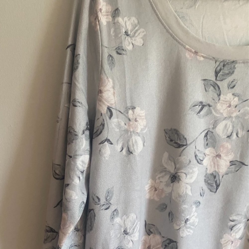 Tribal Floral Top - Picture 5 of 9